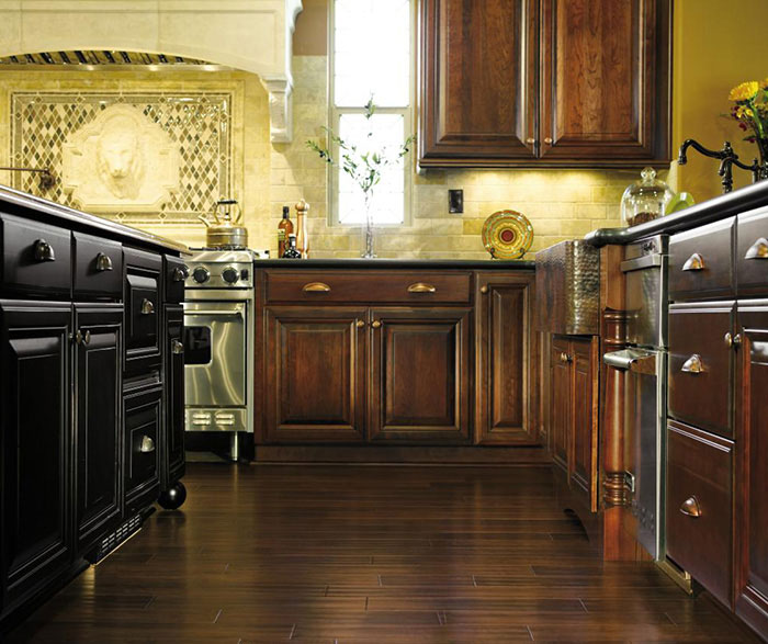 Dark Cherry in a Traditional Kitchen MasterBrand