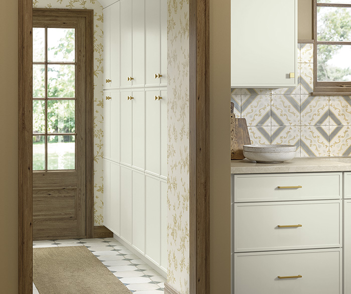 Narrow Rail Shaker in Soft White and Neutral Natural Finishes