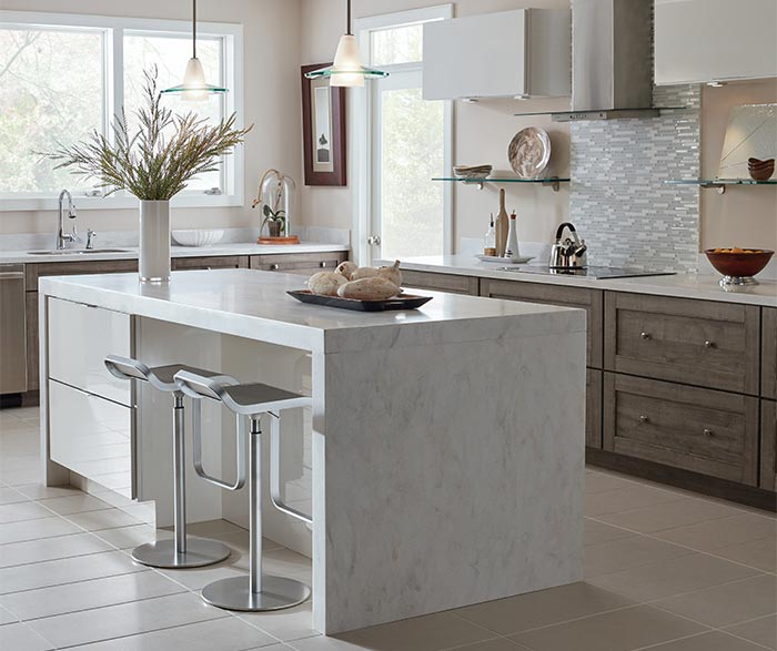 Laminate Cabinets in a Contemporary Kitchen