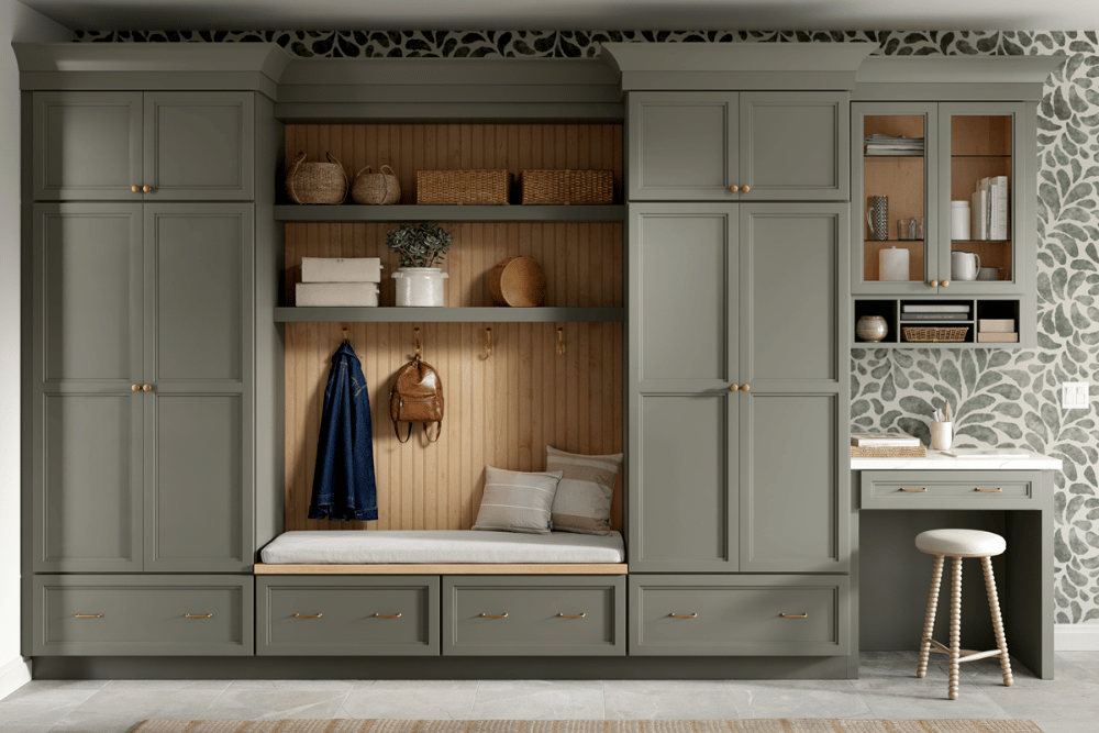 masterbrand-small-renovation-projects-mudroom